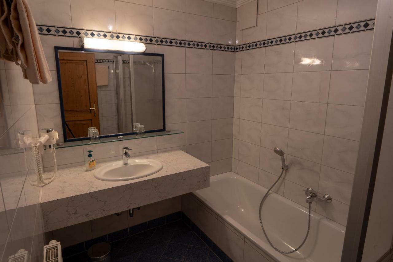 Brueckenwirt Hotel ฮัลล์ไอน์ ภายนอก รูปภาพ